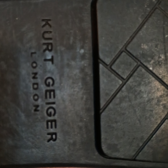 Kurt Geiger Vibrant Eagle Moccasins with Gold Bow NEW IN THE BOX - Picture 2 of 12